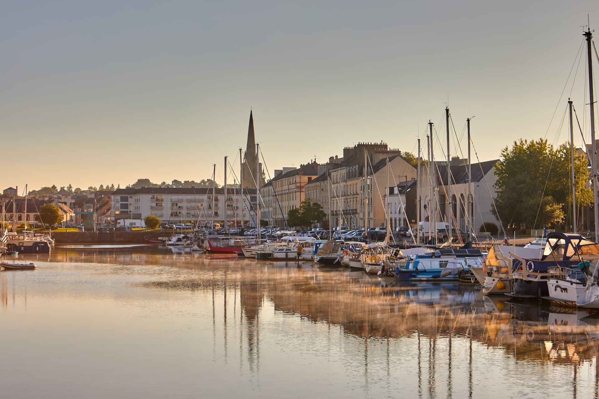 Port de plaisance de Redon sous un couché de soleil